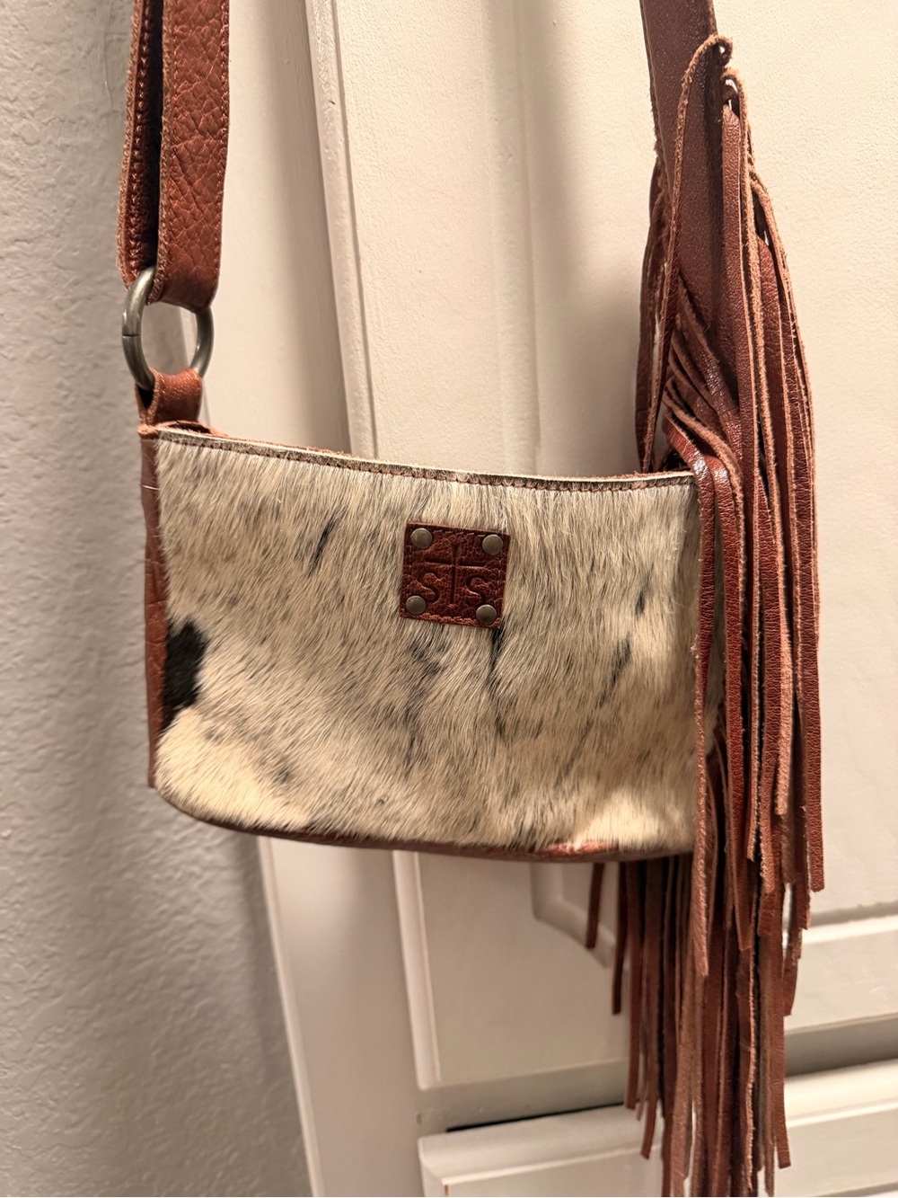 STS Ranchwear Two-Tone Haircalf Fringe Crossbody in Brown and Cream